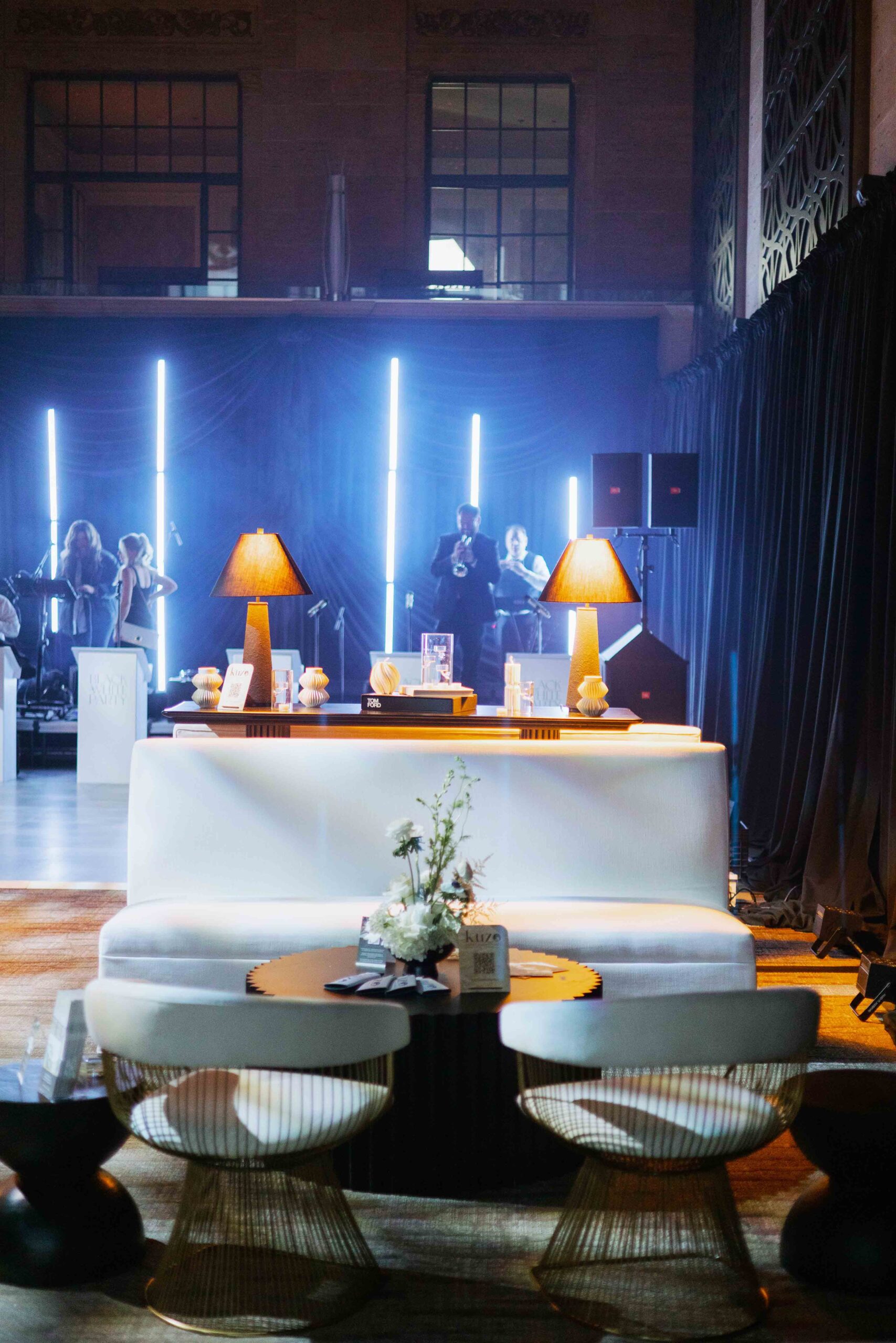 Modern Luxury Wedding in Union Trust, Philadelphia
